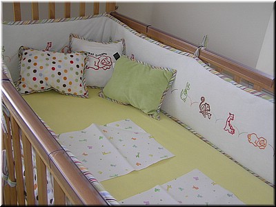 3-28-2005I'mInMyBigBoyBedNow (2).JPG