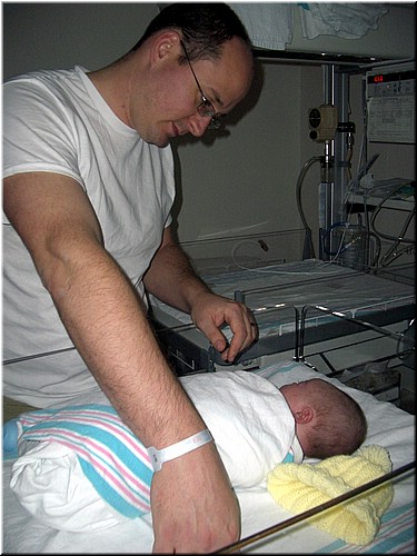 1-28-2005SamOneDayOld (7).JPG