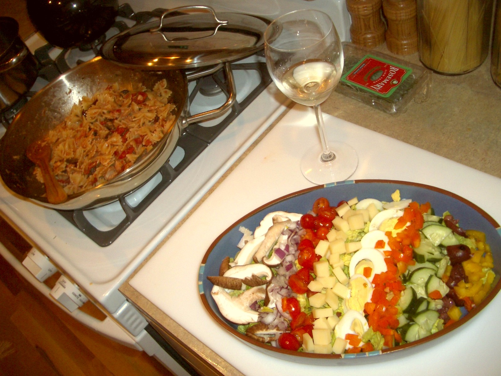 2-6-2005AtHomeDinner (5).JPG