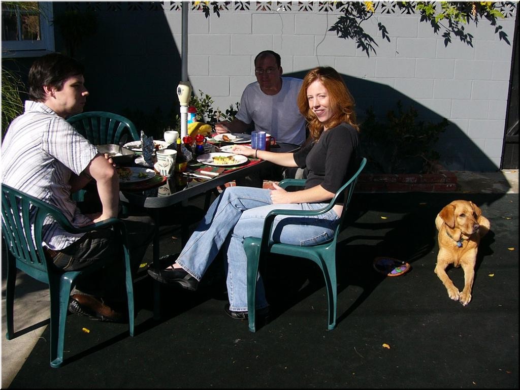 12-25-03DoggiePlayTime (5) (Large).JPG